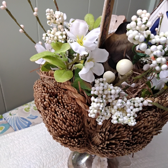 Charming Bird Nest Decor with Floral Accents - Picture 4 of 6